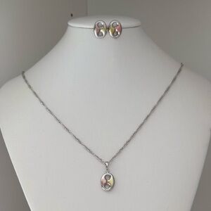 Tri-Tone Pendant Necklace and Earring Set